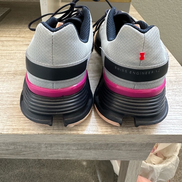 ON RUNNING Cloudnova Form Trainers - Size 9 - Picture 4 of 7